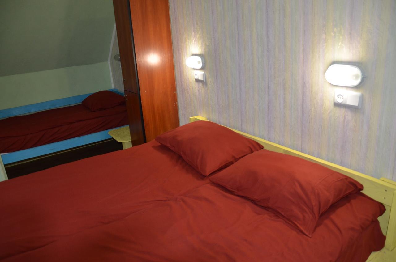 Hostel Darnitsa1 Kiev Exteriör bild