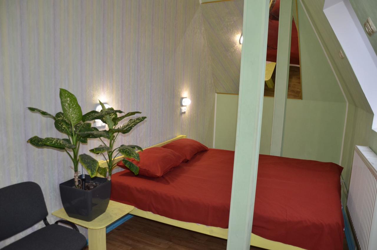 Hostel Darnitsa1 Kiev Exteriör bild