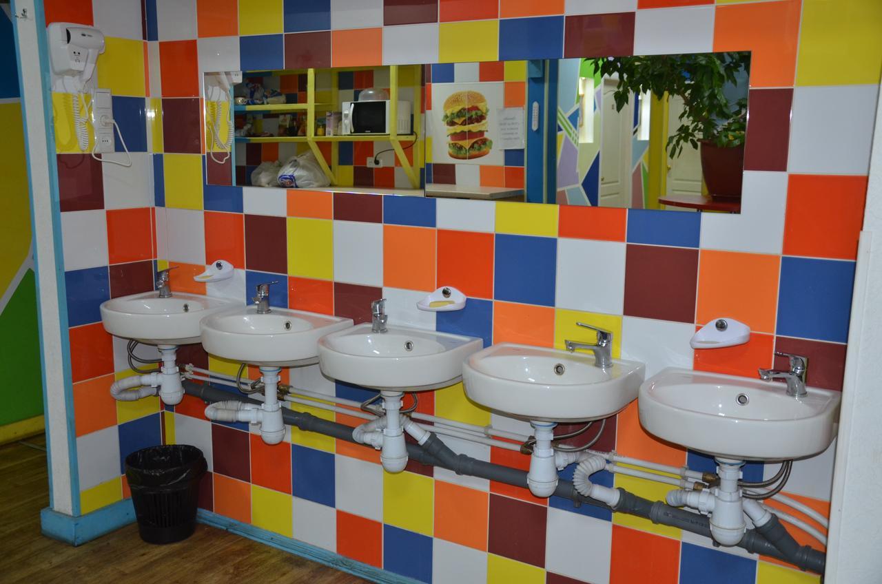 Hostel Darnitsa1 Kiev Exteriör bild
